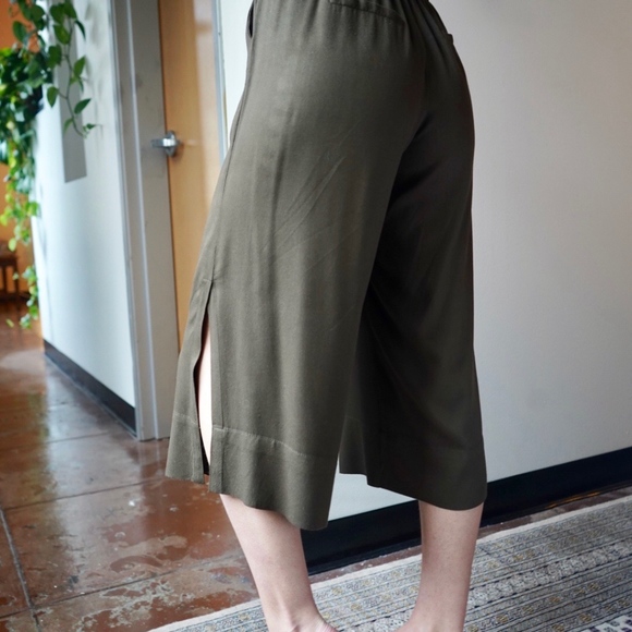 Army Green Loose Cropped Pants - Picture 2 of 2
